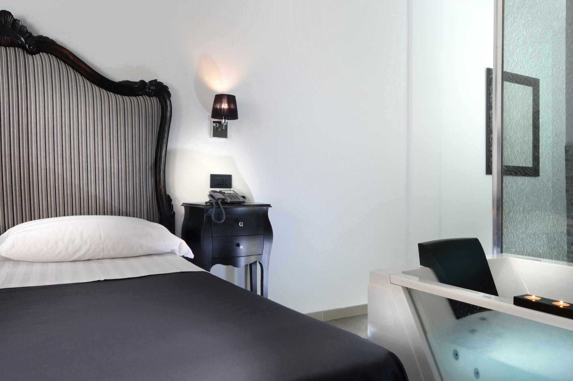Barbarella Suite Napoli Ngoại thất bức ảnh