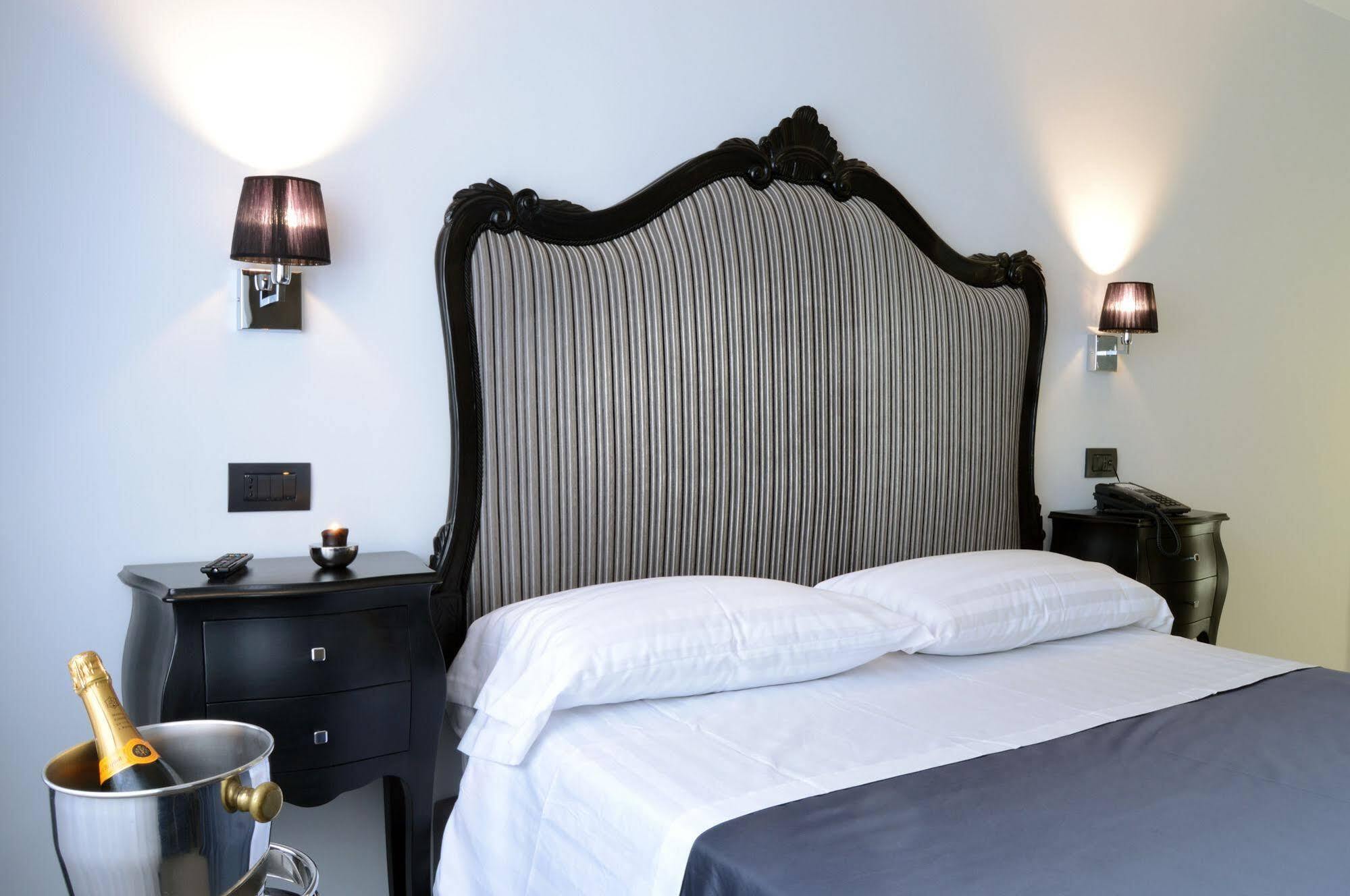 Barbarella Suite Napoli Ngoại thất bức ảnh